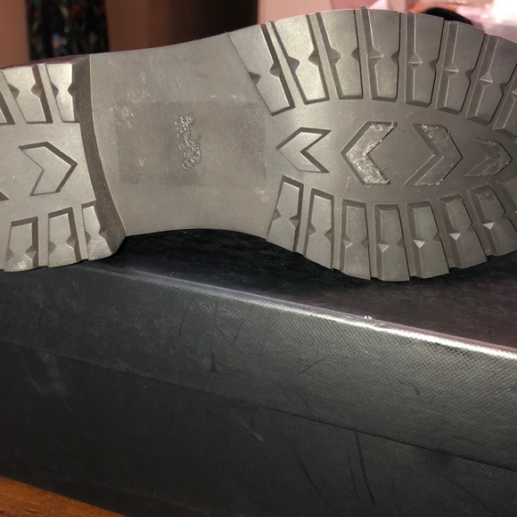 Beautiful black leather ankle boots - Picture 4 of 6